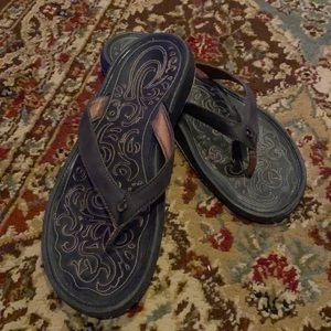 Olukai Paniolo leather thong flip flop sandals 8